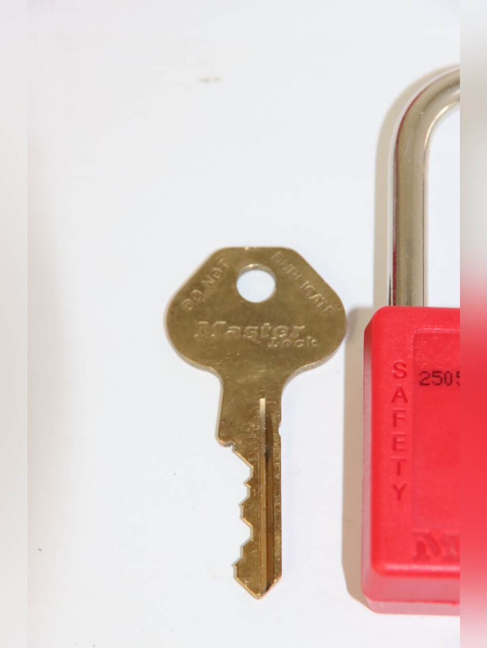 MasterLock Lock Out Tags - Picture 9 of 9